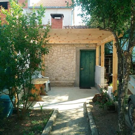 Apartmani Kapitanovic Biograd Na Moru Kültér fotó