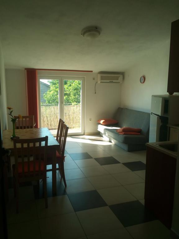 Apartmani Kapitanovic Biograd Na Moru Kültér fotó