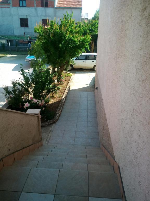 Apartmani Kapitanovic Biograd Na Moru Kültér fotó
