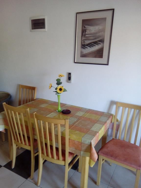 Apartmani Kapitanovic Biograd Na Moru Kültér fotó